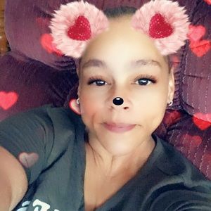 Meet your Posher, Laurie